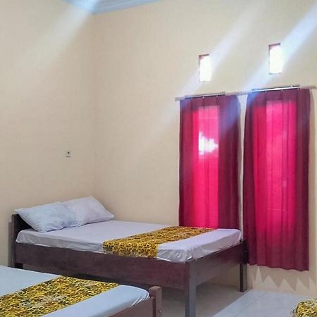 Kelapa Gading Homestay Syariah Redpartner Banyuwangi  Zewnętrze zdjęcie