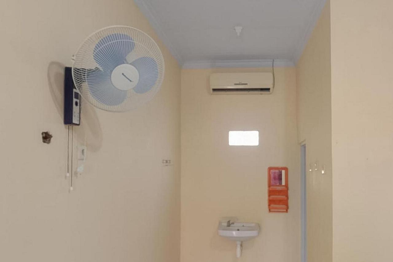 Kelapa Gading Homestay Syariah Redpartner Banyuwangi  Zewnętrze zdjęcie