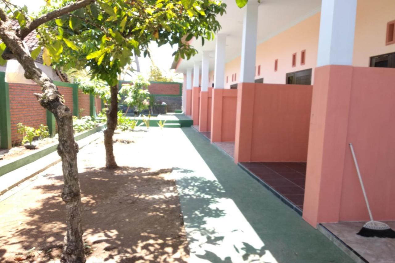 Kelapa Gading Homestay Syariah Redpartner Banyuwangi  Zewnętrze zdjęcie